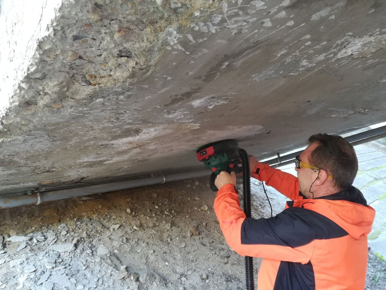 Vasbetonjavítás és korrózióvédelem szerkezeten